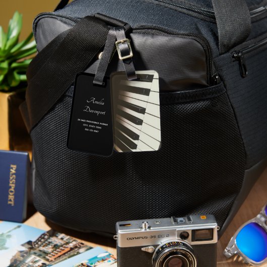 ピアノの鍵盤 - おしゃれなモノクロ写真 ラゲッジタグ (正面&裏面)