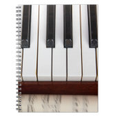 ピアノの音響の背景の音符 ノートブック (正面)