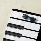 ピアノはコードの世界音楽フォーマルでシックな黒を調整します ビーチタオル (インサイチュ)