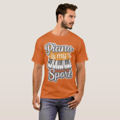 ピアノは私のスポーツ少年 Tシャツ (正面フル)
