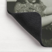 ピアノを遊んでいる女の子 マウスパッド (コーナー)