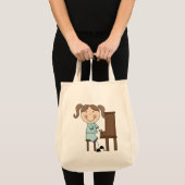 ピアノを遊んでいる棒の女の子 トートバッグ (正面(商品))