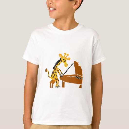 ピアノを遊んでいる間抜けなキリン Tシャツ (正面)