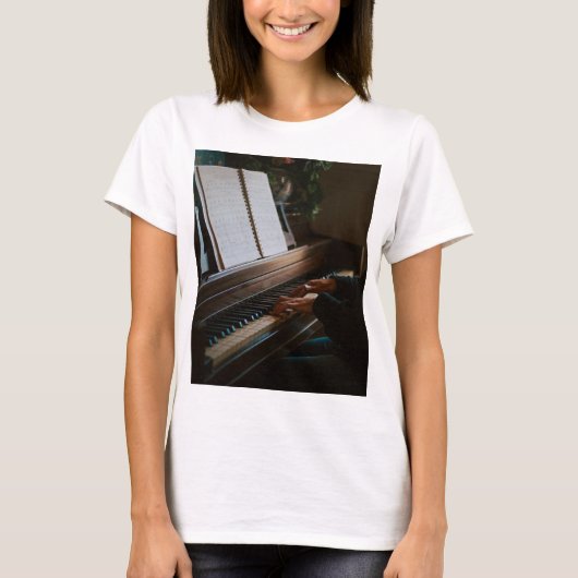 ピアノカッコいい Tシャツ (正面)