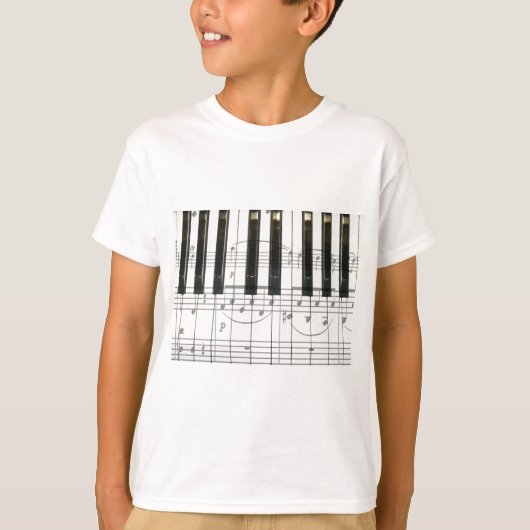 ピアノキーボードおよび音楽ノート Tシャツ (正面)