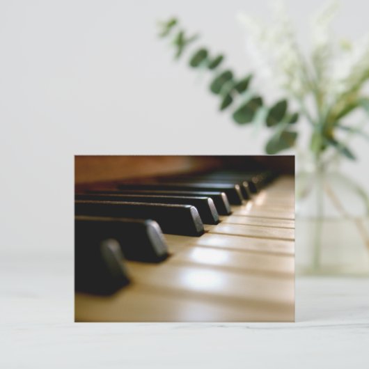 ピアノスタイリッシュの鍵盤の音楽 ポストカード (スタンド正面)