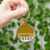 ピアノパーソナライズされた鍵ブラッククローバーオン金ゴールド キーホルダー (手)