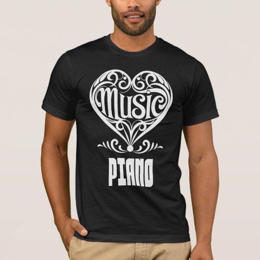 ピアノ愛好家のための優雅なスクロールハート Tシャツ (正面)