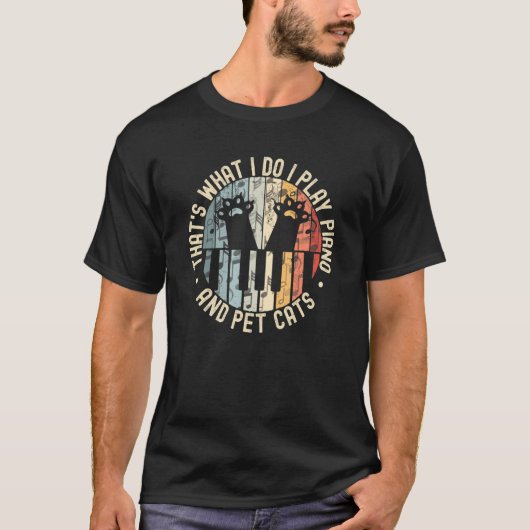 ピアノ猫 キーボードプレーヤー 猫のミュージシャン Tシャツ (正面)