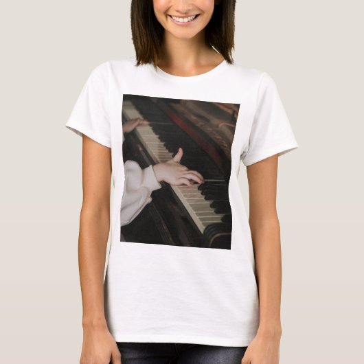ピアノ素晴らしのアートワーク Tシャツ (正面)