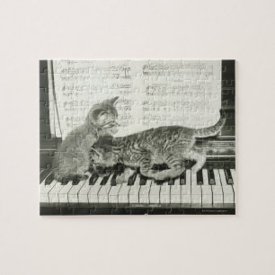 ピアノ遊キーボードの子猫2匹(B&W) ジグソーパズル