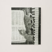ピアノ遊キーボードの子猫2匹(B&W) ジグソーパズル (縦)