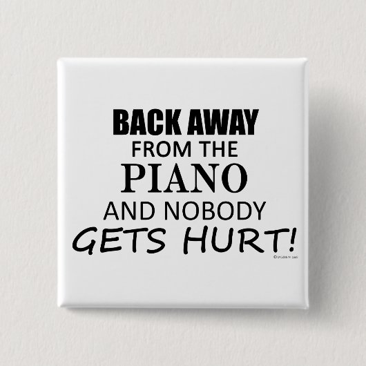 ピアノ遠くにから戻る 缶バッジ (正面)