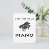 ピアノ・グランドピアノの演奏家におもしろい行った ポストカード (スタンド正面)