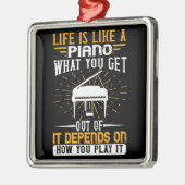ピアノ – 人生はピアノのようなものだ メタルオーナメント (左)