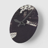 ピアノ、1914年（木版画） ラウンド壁時計 (傾斜)