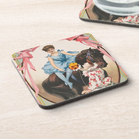 ピエロが馬に乗って女性に花を手渡す コースター (左側)