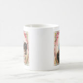 ピエロが馬に乗って女性に花を手渡す コーヒーマグカップ (中央)