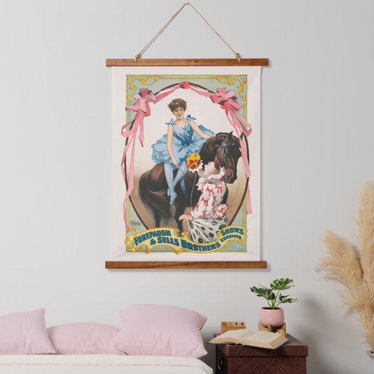 ピエロが馬に乗って女性に花を手渡す 吊り下げ型タペストリー (寝室)
