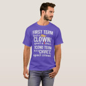 ピエロと政治抗議引用文 Tシャツ (正面フル)