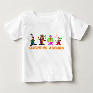 ピエロのまわりに乳児Tシャツ ベビーTシャツ
