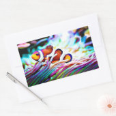 ピエロの魚がシールを見る 長方形シール (封筒)