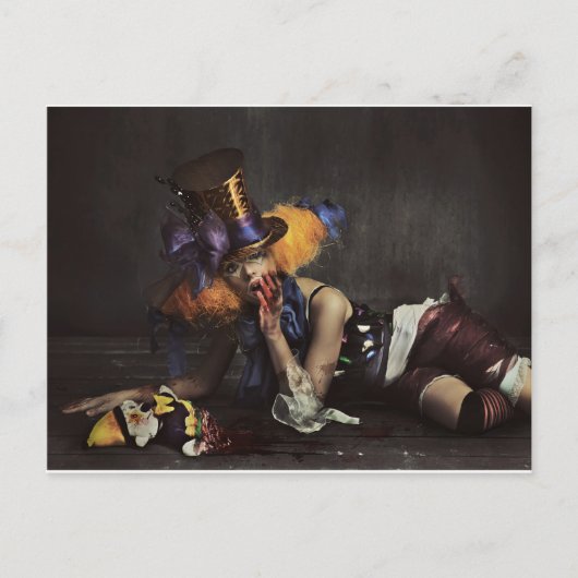 ピエロカラフル姿の女性 ポストカード (正面)