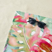 ピクスデジンのクリスマスレッドのトロピカルリーフ ビーチタオル (インサイチュ)