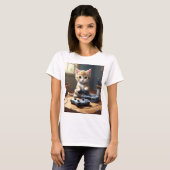 ピクセルの手:ゲーマーの子猫のアクション" Tシャツ (正面フル)