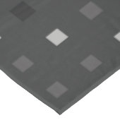 ピクセルよくはしゃぐチェックの黒いグレーのパターン テーブルクロス (アングル)