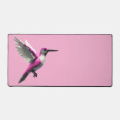 ピクセル化されたピンクハミングバード – デスクマット (正面)