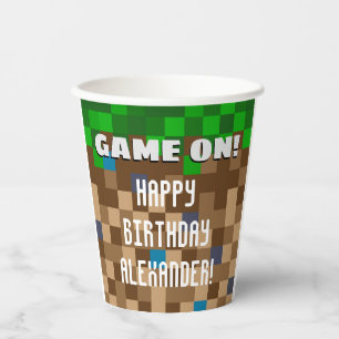 ピクセル化された芝生ブロックゲーム誕生日スクアのゲーム 紙コップ