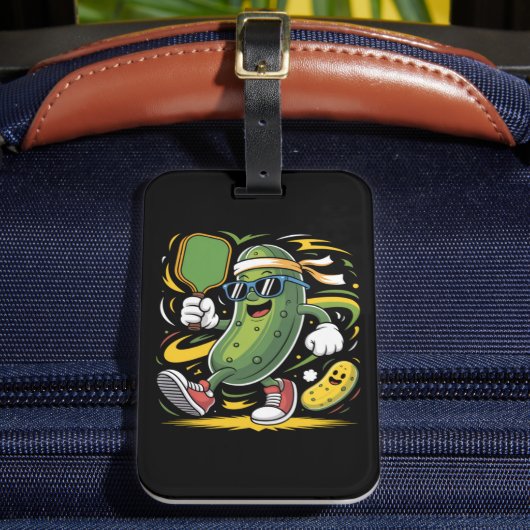 ピクルスがピックルボールをプレイ ラゲッジタグ (正面インサイチュ2)