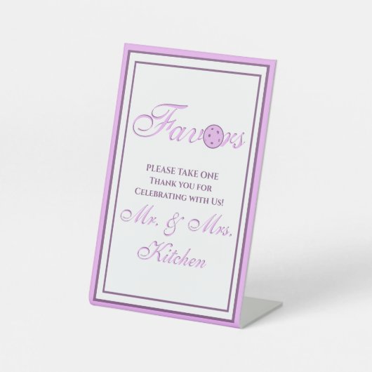 ピクルス結婚ボパーソナライズされたールのラベンダーと白 台座サイン (正面)