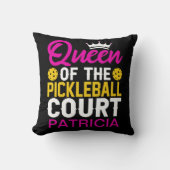 ピクルボールコートパーソナライズされた名の女王 クッション (正面)