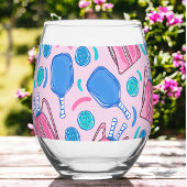 ピクルボールパドルとボールピンク名門私立校風の色 ステムなしワイングラス