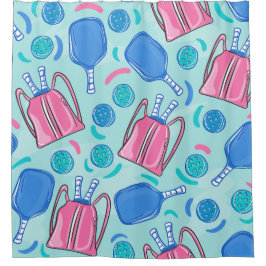 ピクルボールパドルとボールブルー名門私立校風の シャワーカーテン