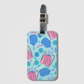 ピクルボールパドルとボールブルー名門私立校風の ラゲッジタグ (正面縦)