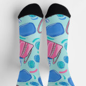 ピクルボールパドルとボールブルー ソックス (上部)