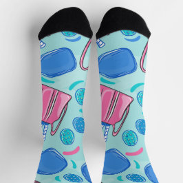 ピクルボールパドルとボールブルー ソックス