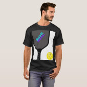 ピクルボールパドルとボール。次は誰? Tシャツ (正面フル)