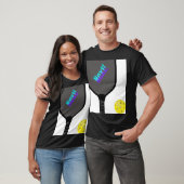 ピクルボールパドルとボール。次は誰? Tシャツ (ユニセックス)