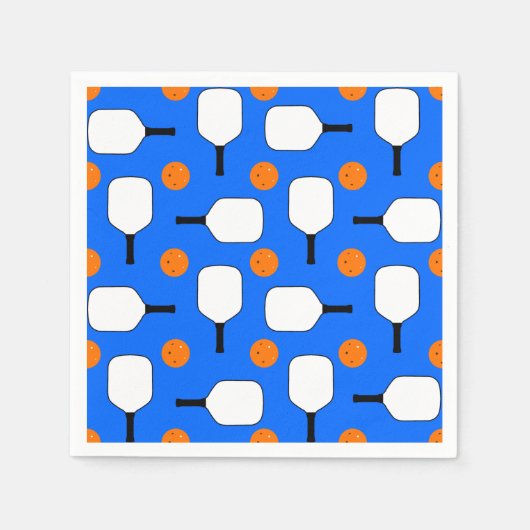 ピクルボールパドル、オレンジ色のピックルボールボール、ブルー スタンダードカクテルナプキン (正面)