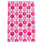 ピクルボールピンク&ホワイトピックルパーソナライズされたボール ミディアムペーパーバッグ (裏面)