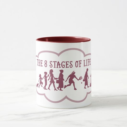 ピクルボールファンユーモア(人生8ステージ) -赤 マグカップ (中央)