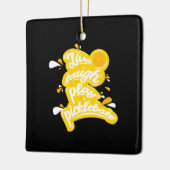 ピクルボール – ライブ笑いピク遊ルボール セラミックオーナメント (左)