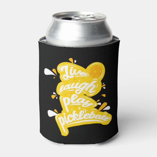 ピクルボール – ライブ笑いピク遊ルボール 缶クーラー (缶正面)