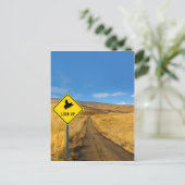 ピグ飛んでいるロード標識 ポストカード (スタンド正面)