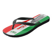 ピサおよびイタリアンな旗のカスタマイズ斜塔 ビーチサンダル (アングル)