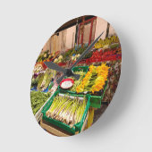 ピサイタリアンの果物とベグ市場の屋台 ラウンド壁時計 (傾斜)